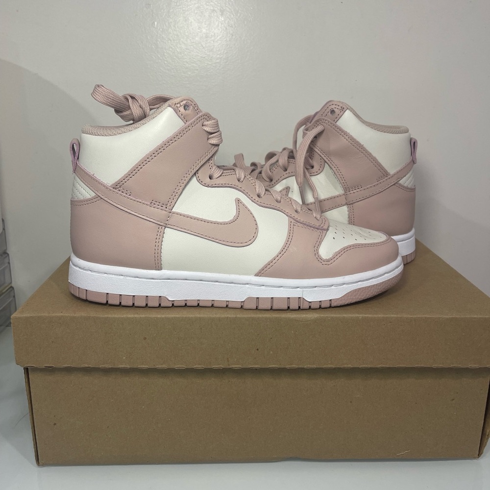 WOMENS DUNK HIGH ‘PINK OXFORD’ SIZE 6.5